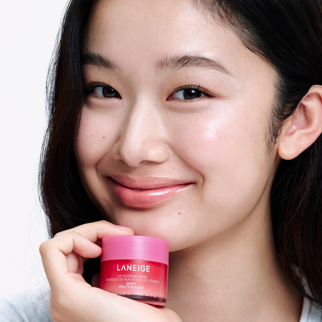 Lip Sleeping Mask Berry (Original) on model